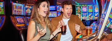 Member VIP 33kz merayakan kemenangan jackpot besar dengan program loyalitas eksklusif
